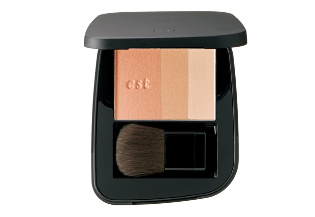 有村架純さんの最新メイク・美容　チーク