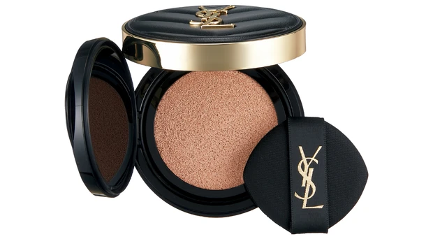 人気アーティストならこう組み合わせる
『受賞コスメ』でベストメイク 
 PhotoGallery_1_9