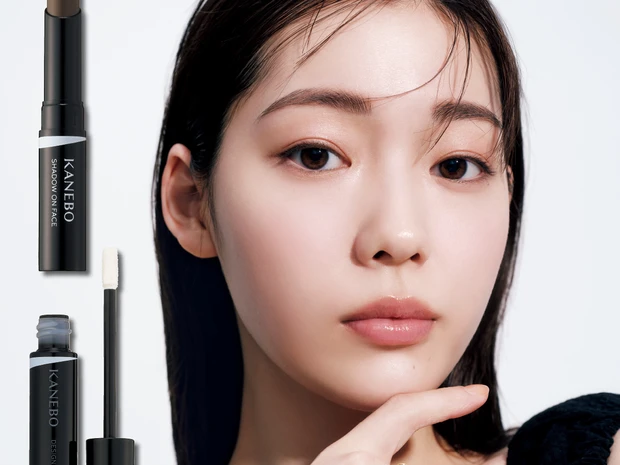 “蟹みそ”で話題！KANEBO白黒スティックで美人度アップのシェーディング術を伝授