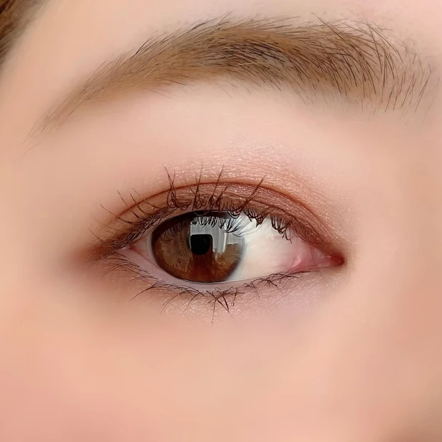 CANMAKE(キャンメイク)シルキースフレアイズ08ストロベリーコッパー使用アイメイク