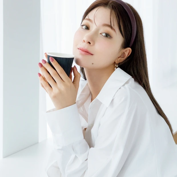 乾燥が気になる内勤日のオフィスメイクは!? 長井かおりさんの快適ベースメ…