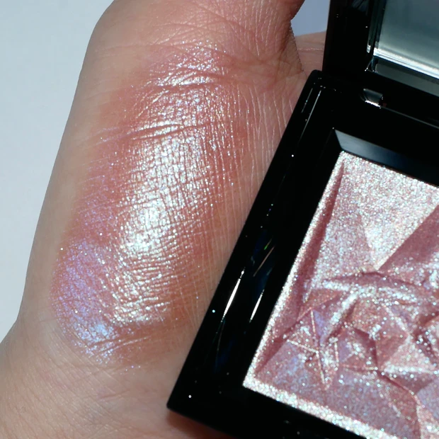 shu uemura（シュウウエムラ）クラッシュド ジェム　アメジスト レイン