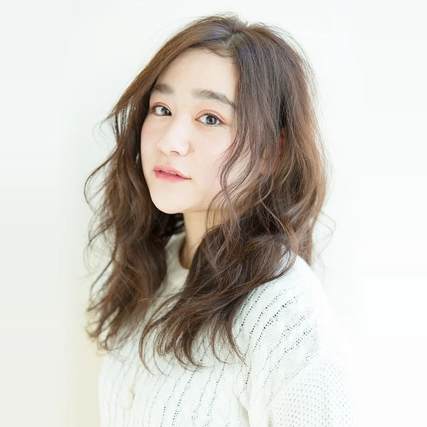 ふんわり感はあるけどまとまりがいい！ 春服に似合うリラックスウェーブ