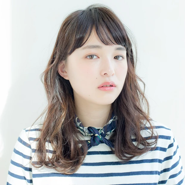 ワイドバング ロング ワイドバング×セミウェット質感が新鮮! 最新おしゃれロングウェーブ