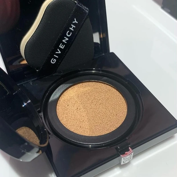 ジバンシイ_春コスメ2024_プリズム・リーブル・スキンケアリング・グロウ・クッション