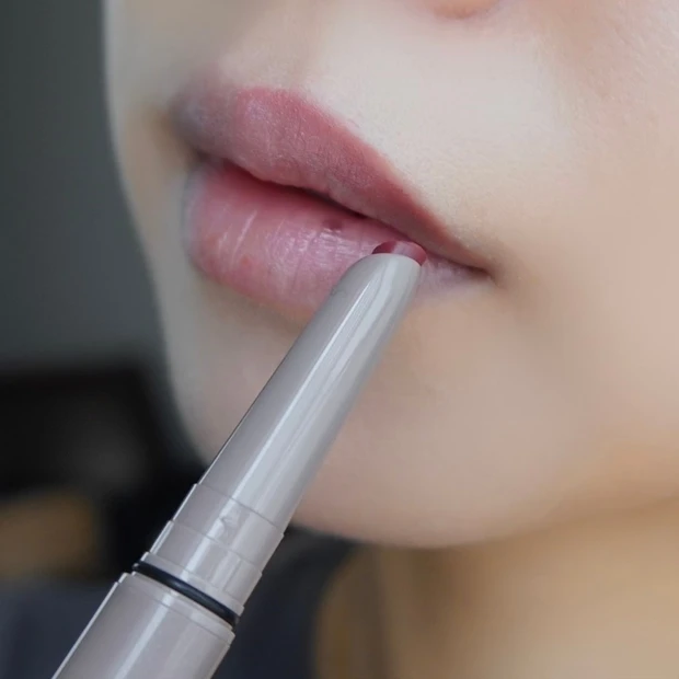 kiss キス プチプラコスメ プチプラ リップ リップリデザイン 新作コスメ リップライナー 01 flowerhaze 05 vintage cacao おすすめリップ M字リップ 新作コスメ2023