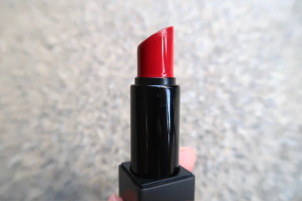 ドリームオン アリューリング リップスティックの本体色