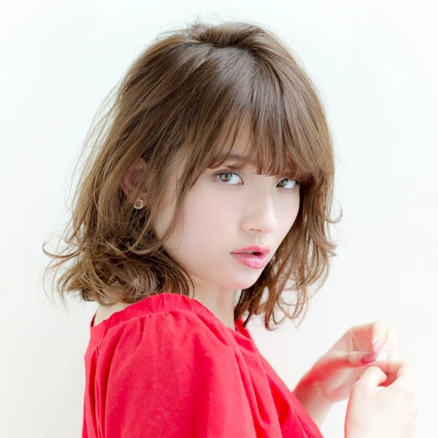 透け感たっぷりのカーリーボブで、甘さと色気とおしゃれ感をゲット!