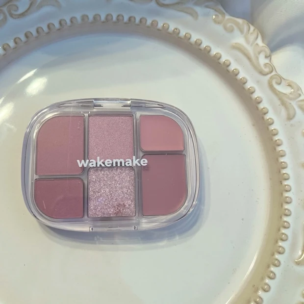 これひとつで上品な目元が完成♡色んな質のワントーンカラーで使い方自由自在！【WAKEMAKE ソフトシアーマルチパレット】_7
