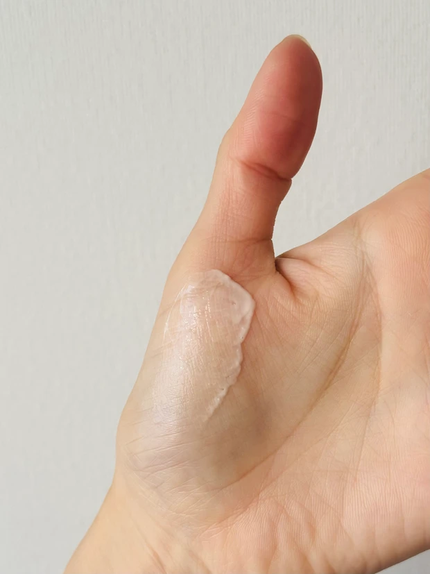 ONE BY KOSÉの ザ リンクレス Wのテクスチャー