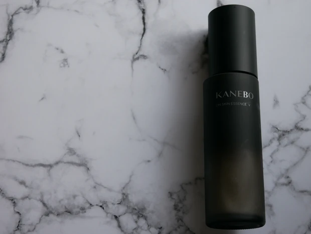 『KANEBO オン スキン エッセンス V』でときめくような肌へ〜マスクでゆらぎがちなお肌をしっかりケア〜_2_1
