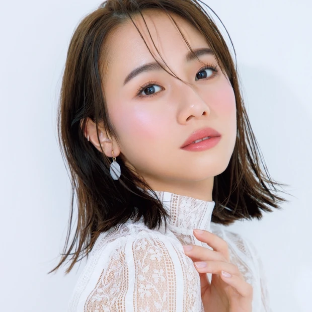 岡野瑞恵さんによる旬カラープラステクニック。パール感のある「かぶせチーク…