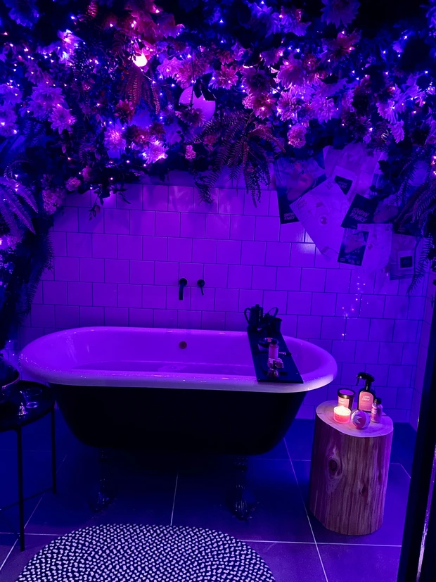 新宿のラッシュで本当のバスタブで入浴できる「SNOW FAIRY BOOK A BATH」バーチャルじゃありませんよ!_4_1