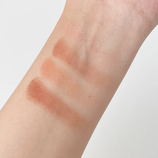 ルナソル アイカラーレーション 19 Mahogany スウォッチ