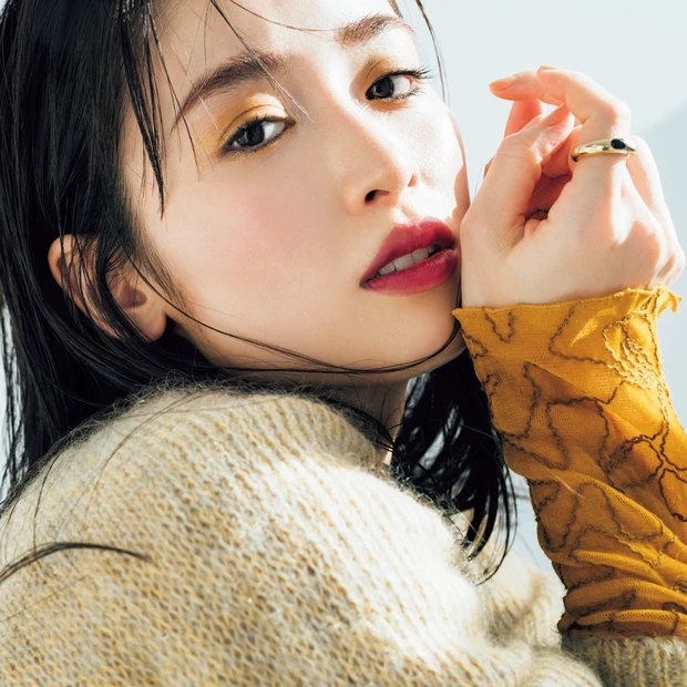 泉 里香さんの春メイク計画。目元は明るいイエローゴールドが気分！