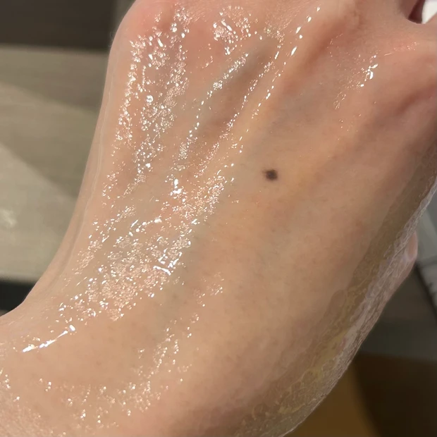 水光ピーリング泡セラム　テクスチャー