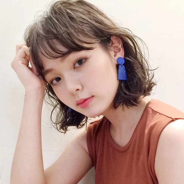 ウェーブ×カールで作る、華やかで収まりがいい上級フラッフィボブ