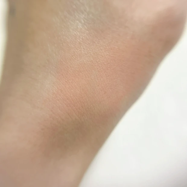 フジコ どこでもチーク03 スウォッチ