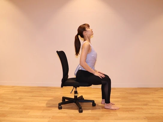 お正月のおうち時間、スマホの合間にたった3分やってみませんか?簡単ヨガ_1_1