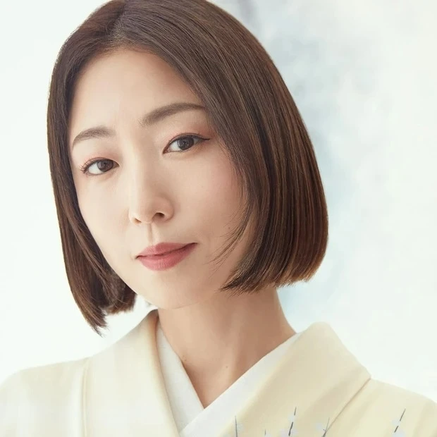 着物 髪型_ダウンスタイルが大人っぽい「内巻きボブ」