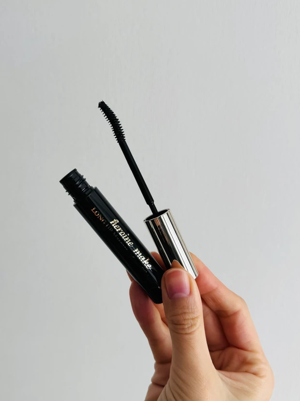 ヒロインメイクのロングUPマスカラスーパーWP