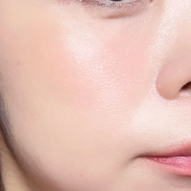 メルティンググロウチークバーム 01 モモ