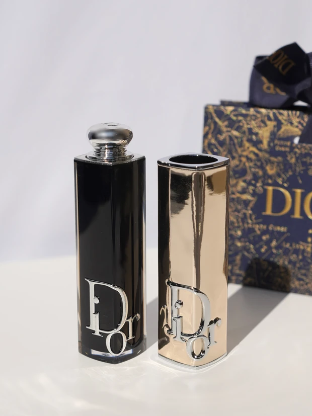 Diorホリデー限定品をスウォッチ。【クリスマスコフレ2022】華やかなクリスマスが今年もついに登場。_3_1