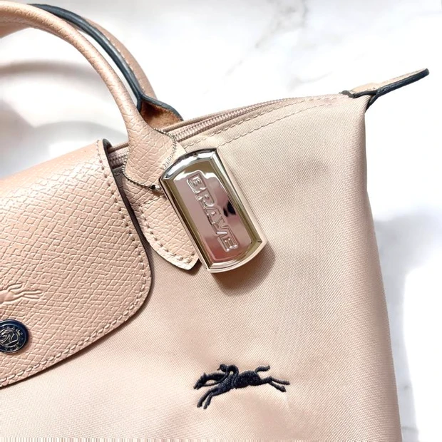 BRAYE(ブレイ) リップスリークミニ バッグにもつけられる