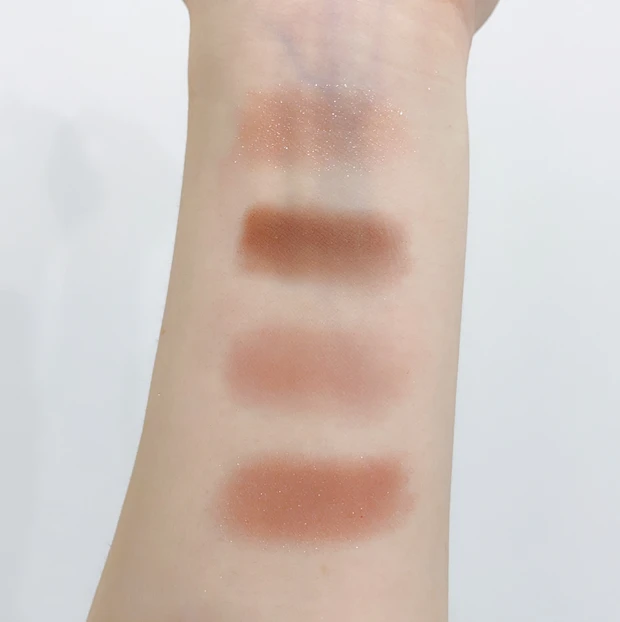 エトヴォス ミネラルクラッシィシャドーのスウォッチ画像。ブルべ夏におすすめのフレンチフィグ。