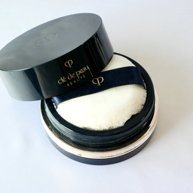 clé de peau BEAUTÉ クレ・ド・ポー ボーテ プードルトランスパラントn M フェイスパウダー