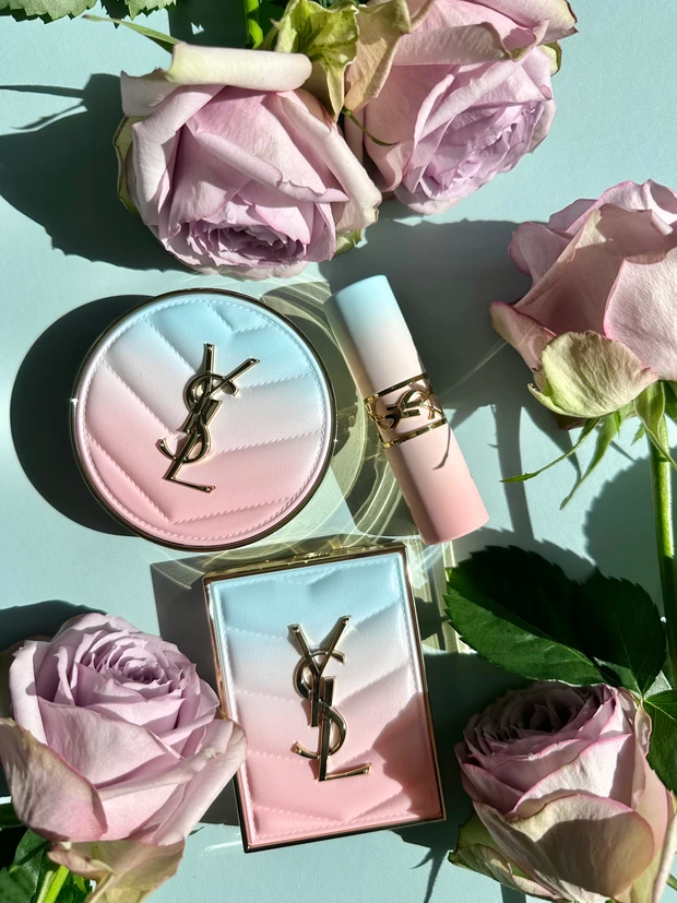 かわいすぎる（ ;  ; ）
イヴ・サンローランの限定コスメ♡
『I LOVE YOU SO』_2