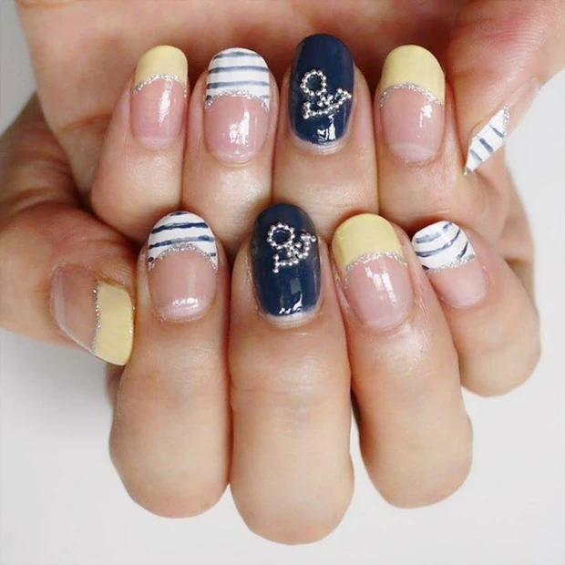 夏ネイルのド定番！ 大人キュートなマリンネイル【ギ☆のセルフネイル手本帖…