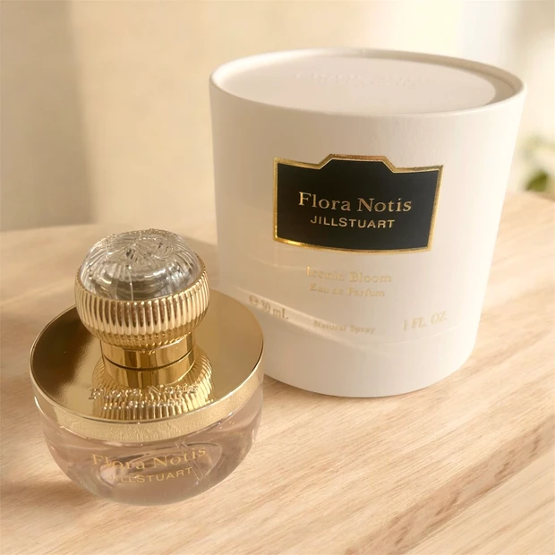 アイコニックブルーム オードパルファン パッケージ