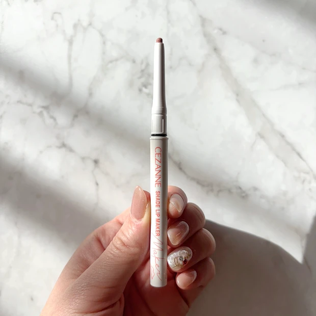 神崎恵が愛用する「セザンヌ　影色リップメイカー　03 ソフトコーラル」