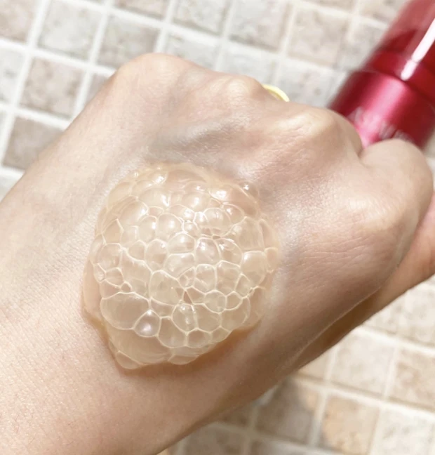 毛穴気になる？？アスタリフトの泡美容液でキュッと引き締め肌へ！お手持ちの化粧水の後に簡単プラスワン美容！
_3