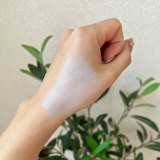 VDL カラーコレクティングプライマー 03ペールブルー スウォッチ