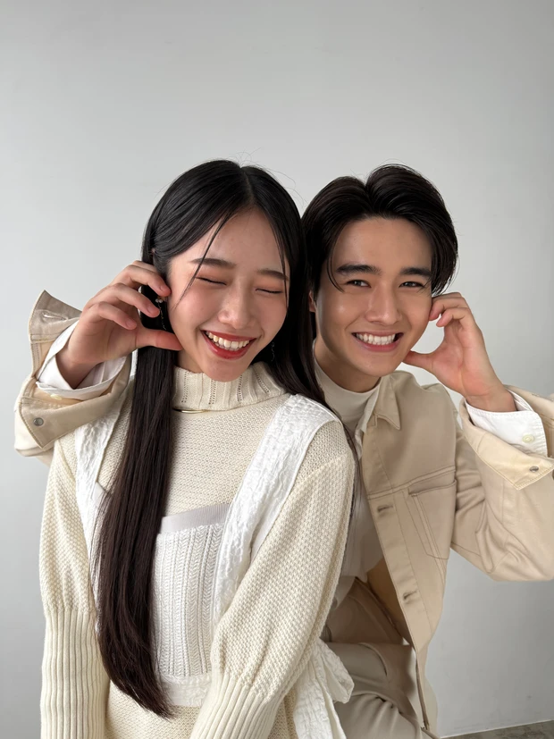 藤岡真威人　天翔天音　ハートポーズ　笑顔