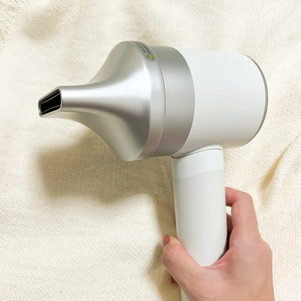 熱くないから“うるつや髪”に！「光」で乾かす次時代ドライヤー『Zuvi』を試してみた_4