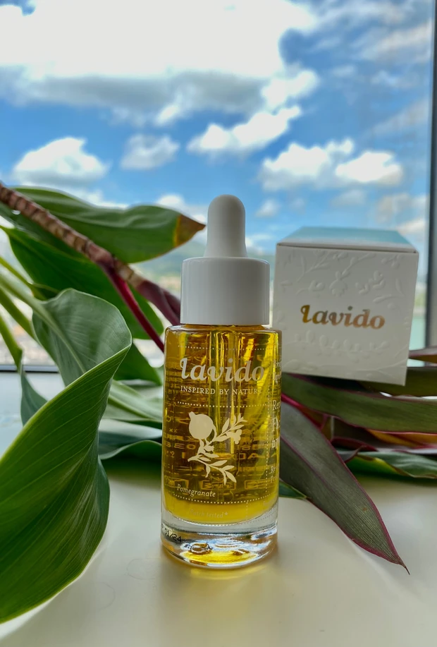 マスク荒れ対策でコールドプレス製法のオイル美容液に効果を感じた。オイルの質感はマッサージもしやすくてマスク生活には効果的。_1_1