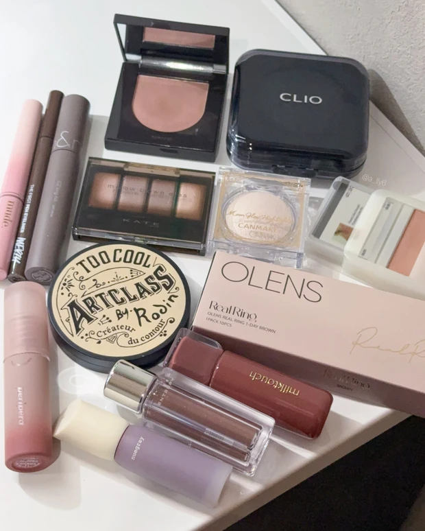 2025 2026 モカムース メイク ブラウン 秋 冬 イエベ 韓国 コスメ プチプラ リップ アイシャドウ