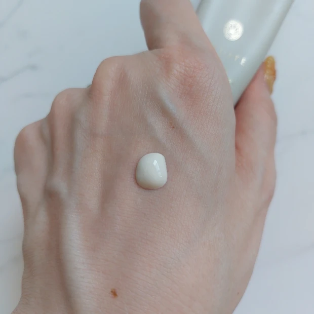 ブライテスト マルチプロテクションデイエマルジョン テクスチャー