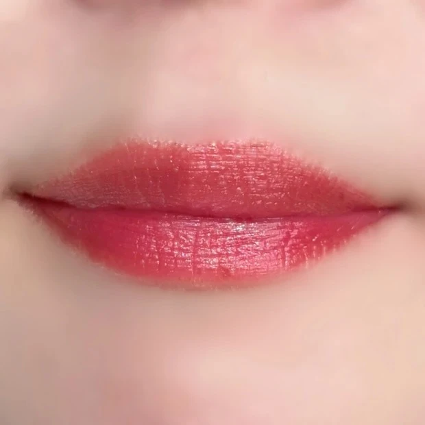 セザンヌ ウォータリーティントリップ 05 プラムレッド イエベ