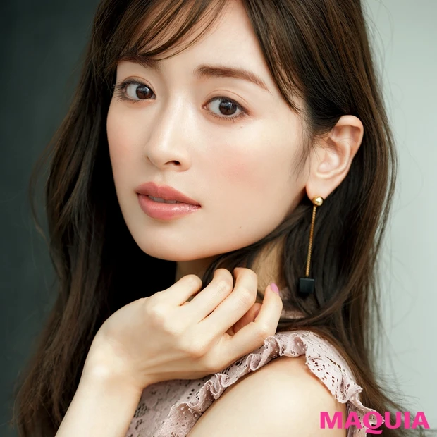 お仕事にもデートにもマッチ！ 厚塗りにならないのに “きちんと感”を叶え…