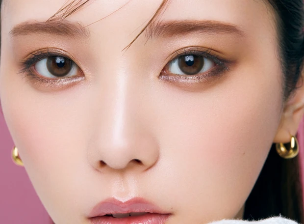 【2025年秋 アイシャドウ】曖昧グレーでクールに