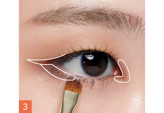 アイメイク 一重 長井かおり シャネル レ キャトル オンブル ブトン 219 目尻 目頭