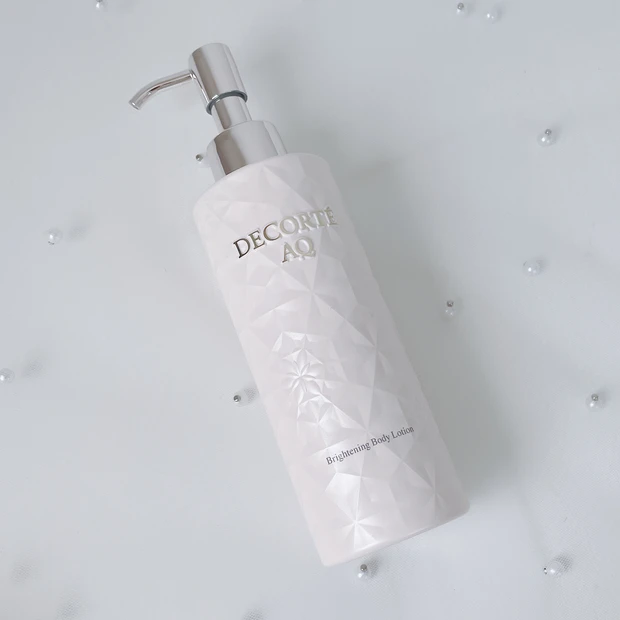 香水級ボディミルク コスメデコルテ 乾燥肌