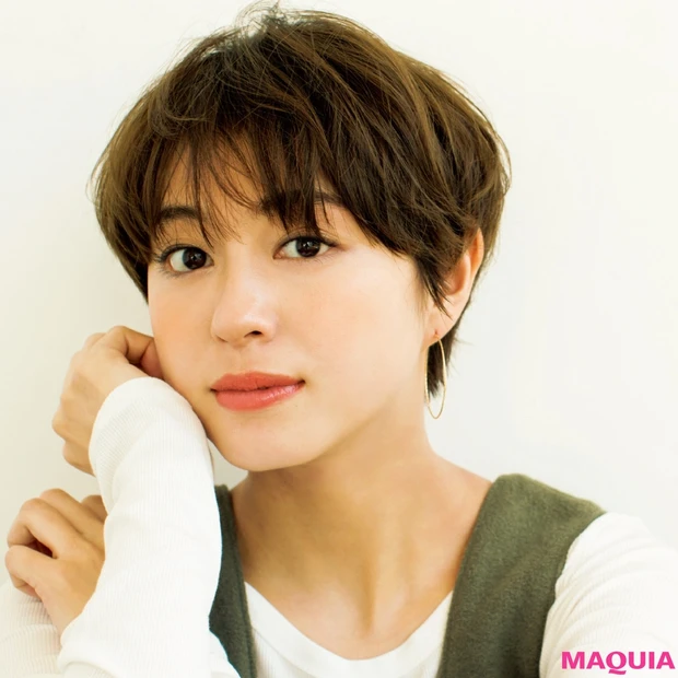 【小顔ヘア】メリハリ体型のストレートタイプさん必見！ ヘアはタイトめIラ…