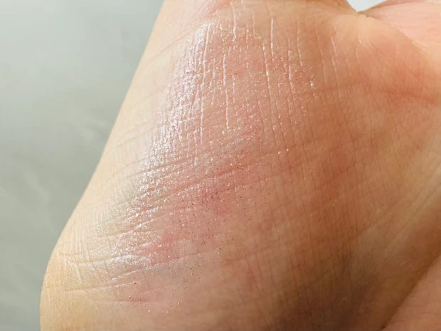 うるみリキッドライナーのWon01 あざモテピンクのスウォッチ