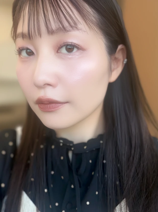 イエベ向け RMK デューイーメルトリップカラーの限定色EX-08 Tender Raisin(テンダーレーズン)現品を塗ったメイク