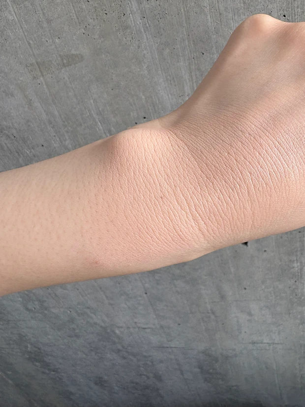 【バイユア】自然なツヤ感と軽やかな付け心地が魅力のクッションファンデで肌を格上げ_2_3